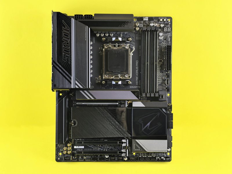 HiKey 960 board - High-end photo showing Kirin 960 processor, premium build and extensive I/O